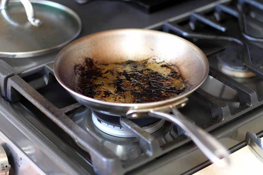10 dicas de como limpar panelas queimadas