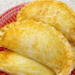 Aprenda a Fazer a Massa Especial para Pastel Assado em Casa