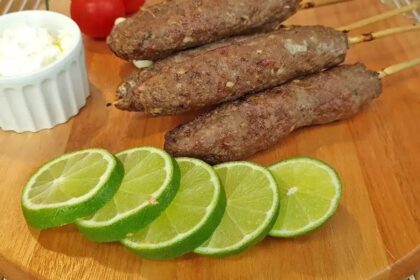 Aprenda a Fazer Espetinhos de Kafta na Air Fryer