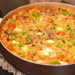 Aprenda a fazer um saboroso arroz com cebola queimada
