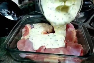 Frango com creme de cebola: uma receita irresistível e prática